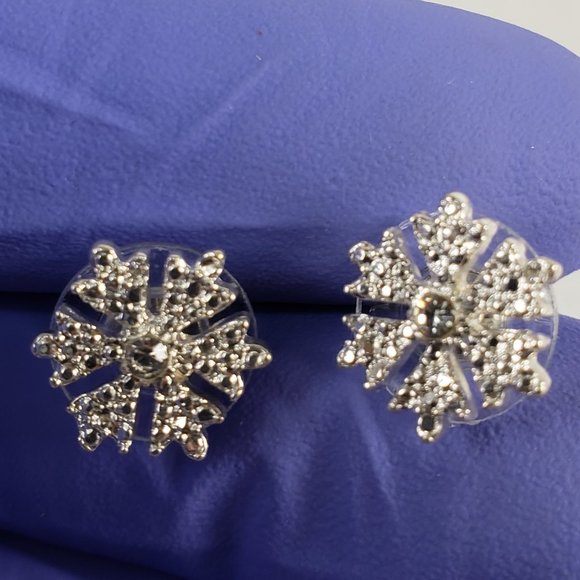 Snowflake Crystal Pendant Necklace & Earrings Set – Silver-Tone Winter Jewelry - Picture 4 of 8